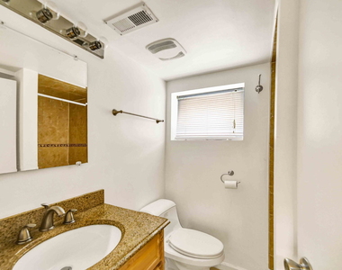 2725 N Oak Park Avenue - Photo Thumbnail 14