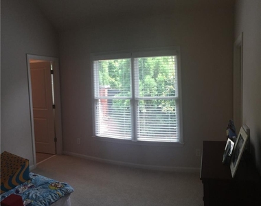 203 Mount Vernon Cove - Photo Thumbnail 11