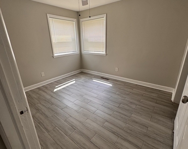 18446 Torrence Avenue - Photo Thumbnail 9