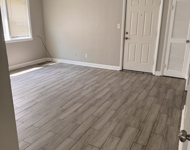 18446 Torrence Avenue - Photo Thumbnail 2