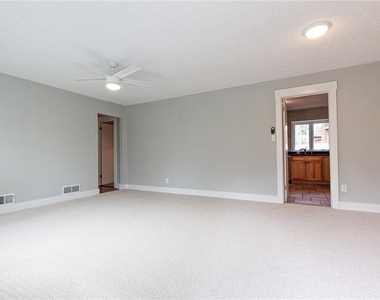 2971 Stratford Arms Drive - Photo Thumbnail 3
