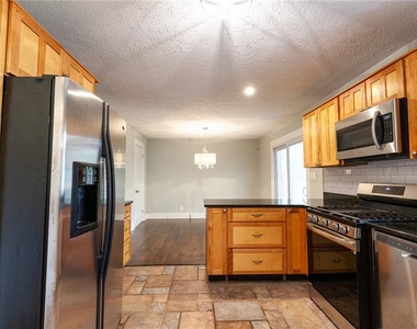 2971 Stratford Arms Drive - Photo Thumbnail 2