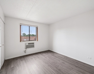 1820 N Delany Road - Photo Thumbnail 4