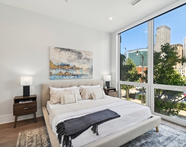 812 W Adams Street - Photo Thumbnail 18