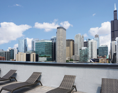 812 W Adams Street - Photo Thumbnail 16