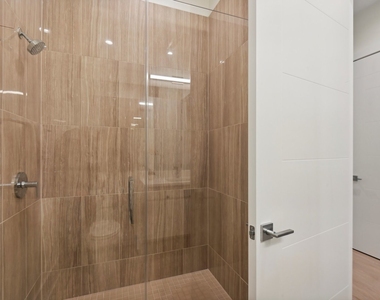 812 W Adams Street - Photo Thumbnail 10