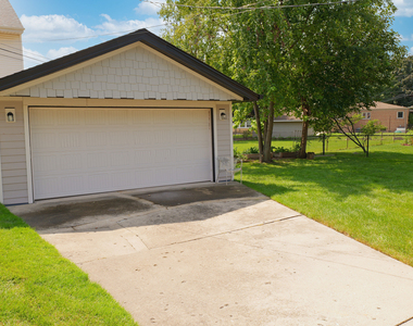 9944 Cook Avenue - Photo Thumbnail 15