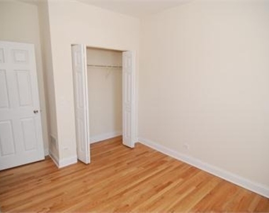 6834 N Ashland Boulevard - Photo Thumbnail 10