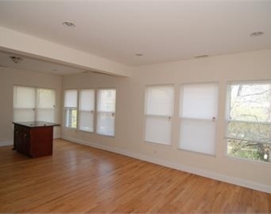 6834 N Ashland Boulevard - Photo Thumbnail 1