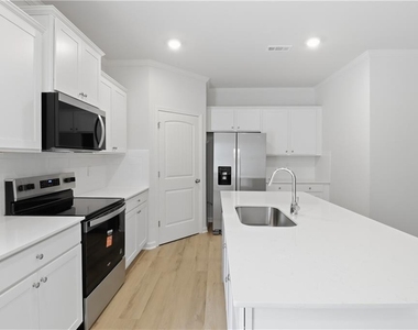 56 Berryville Drive - Photo Thumbnail 12