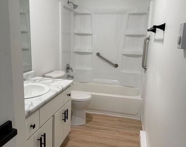 532 West Street - Photo Thumbnail 7