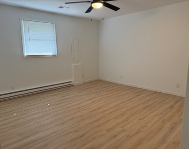 532 West Street - Photo Thumbnail 6