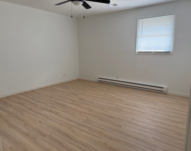 532 West Street - Photo Thumbnail 8