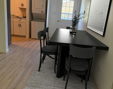 532 West Street - Photo Thumbnail 11