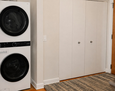 1235 S Prairie Avenue - Photo Thumbnail 10