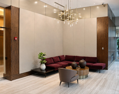 1235 S Prairie Avenue - Photo Thumbnail 1