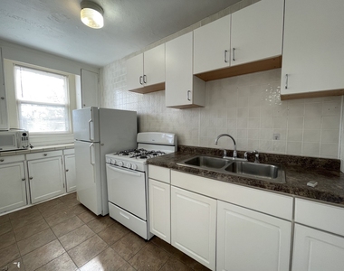 28w579 Stafford Place - Photo Thumbnail 5
