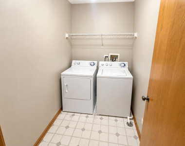 647 Jonathan Drive - Photo Thumbnail 7