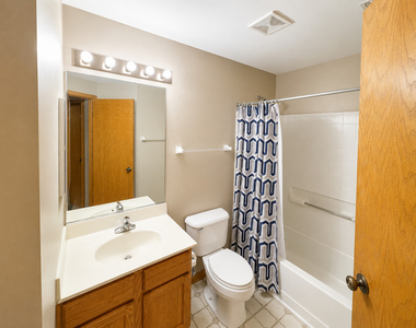 647 Jonathan Drive - Photo Thumbnail 5