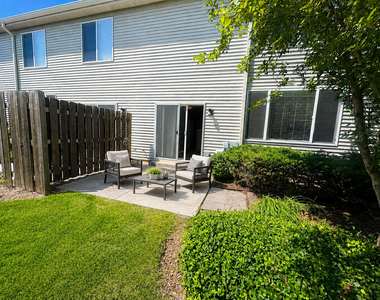 647 Jonathan Drive - Photo Thumbnail 6