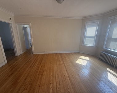 2105 Grove Avenue - Photo Thumbnail 2