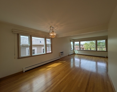 6537 N Natoma Avenue - Photo Thumbnail 6
