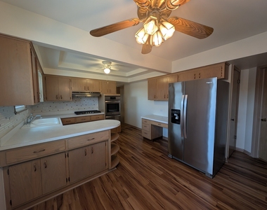 6537 N Natoma Avenue - Photo Thumbnail 2