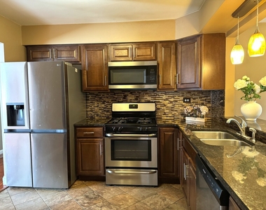8113 Norwood Court - Photo Thumbnail 9