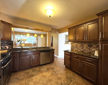 8113 Norwood Court - Photo Thumbnail 10