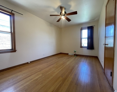 5819 S Narragansett Avenue - Photo Thumbnail 5