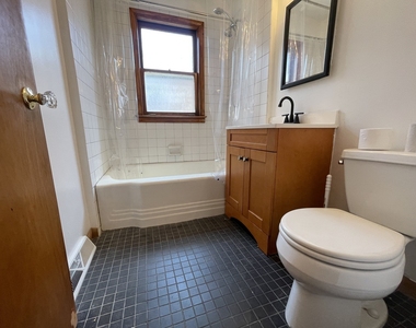 5819 S Narragansett Avenue - Photo Thumbnail 6
