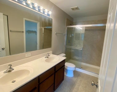 1404 Draper Road - Photo Thumbnail 6