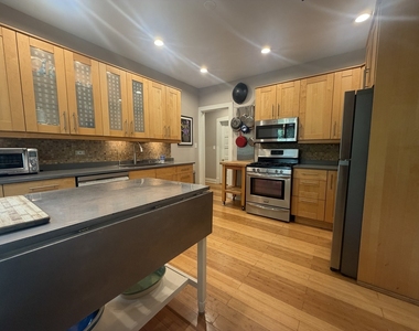 1004 Ashland Avenue - Photo Thumbnail 2