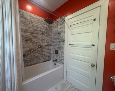 1004 Ashland Avenue - Photo Thumbnail 5