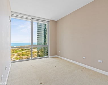 1201 S Prairie Avenue - Photo Thumbnail 14