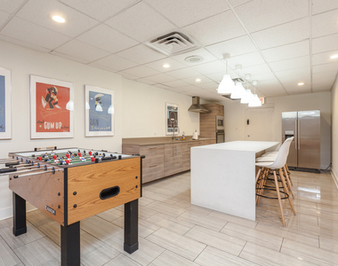 1221 N Dearborn Street - Photo Thumbnail 18