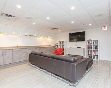 1221 N Dearborn Street - Photo Thumbnail 17