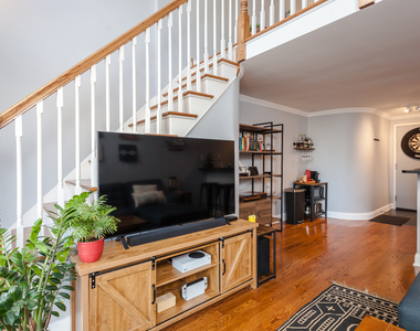 1221 N Dearborn Street - Photo Thumbnail 4