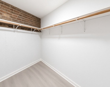 2042 W Touhy Avenue - Photo Thumbnail 14