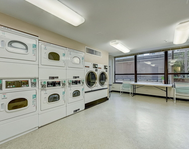 400 E Ohio Street - Photo Thumbnail 47