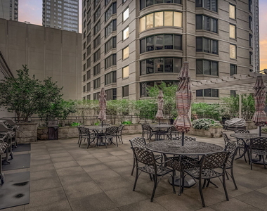 400 E Ohio Street - Photo Thumbnail 20