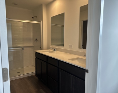 2428 Semillon Street - Photo Thumbnail 16