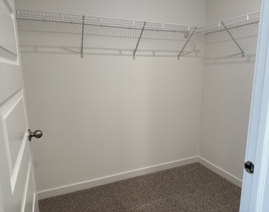 2428 Semillon Street - Photo Thumbnail 18