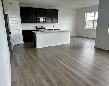 2428 Semillon Street - Photo Thumbnail 5