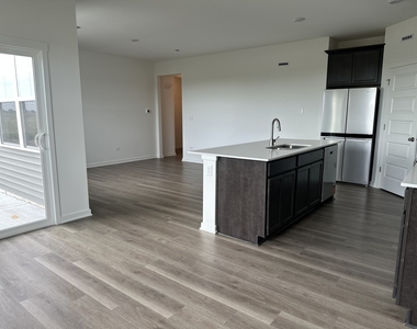 2428 Semillon Street - Photo Thumbnail 3