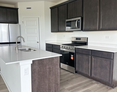 2428 Semillon Street - Photo Thumbnail 7