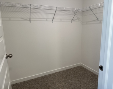 2428 Semillon Street - Photo Thumbnail 17