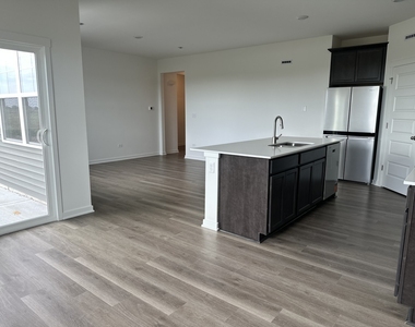 2428 Semillon Street - Photo Thumbnail 2
