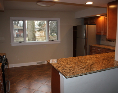 402 E Atwater Avenue - Photo Thumbnail 3