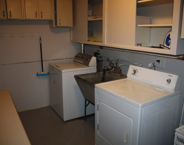 402 E Atwater Avenue - Photo Thumbnail 10